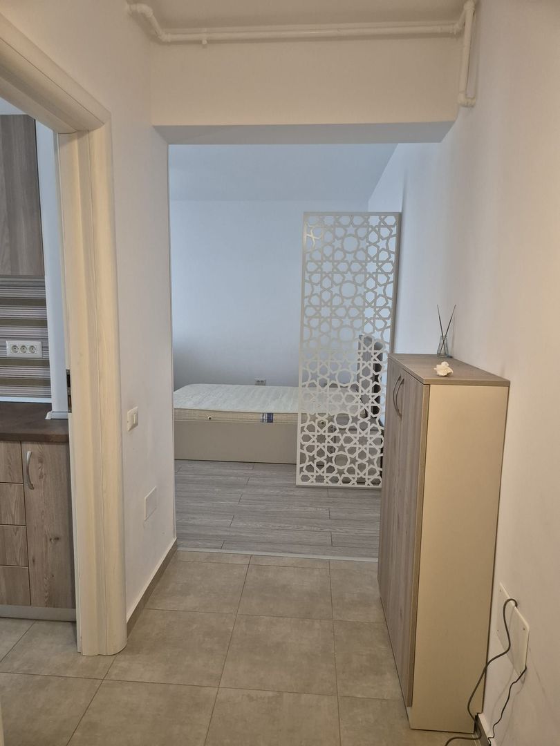 GARSONIERA - PARCARE INCLUSA, BUCATARIE INCHISA, CENTRALA PROPRIE - Poză 3