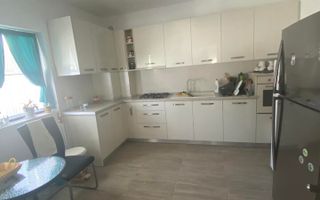Casa , P+1+teren, 500 mp,situata in Curtesti ,pret 155000 Euro,mobilata si uitilata - Poză 5