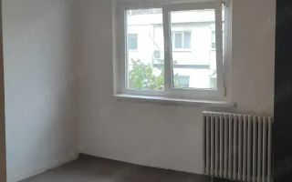 Liber, de vanzare apartament 2 camere, decomandat, Piata Cug - Poză 2