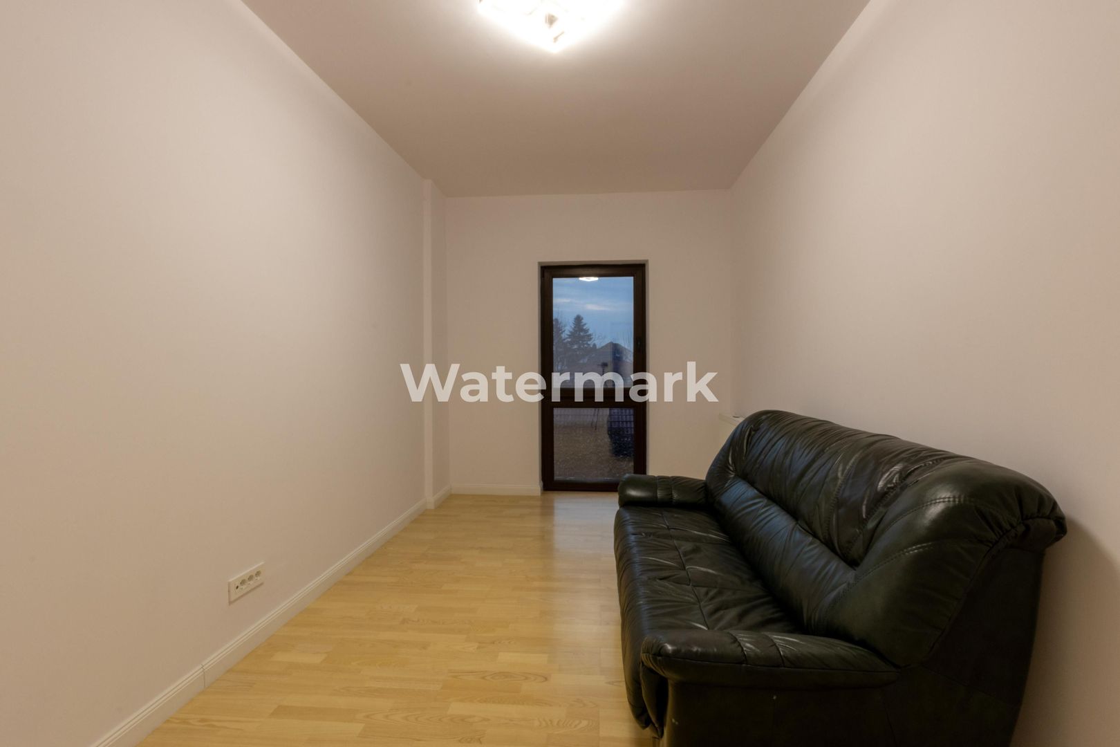 Apartament cu 4 camere de închiriat în zona Alexandru cel Bun - Poză 9