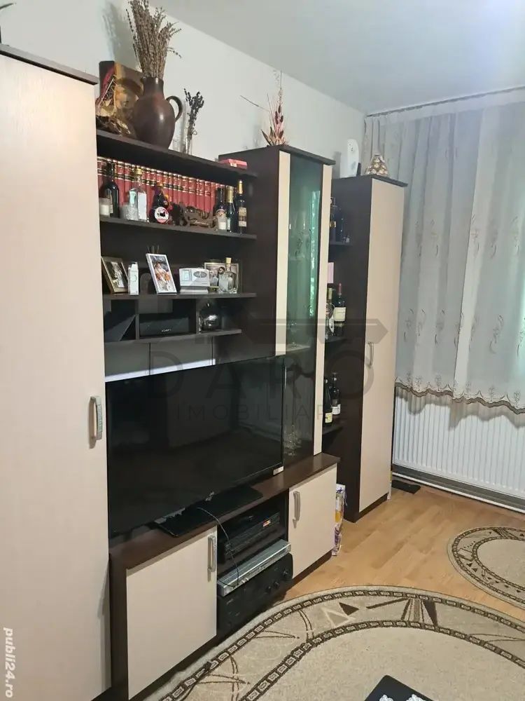 apartament de vanzare - Poză 1