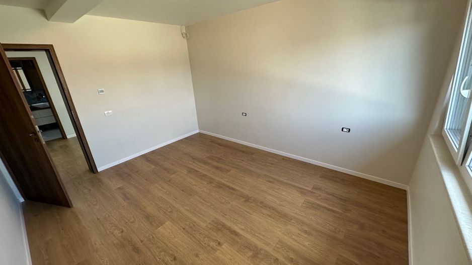 Duplex deosebit cu garaj și subsol - Poză 10