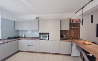 Duplex minimalist cu piscina - Poză 3