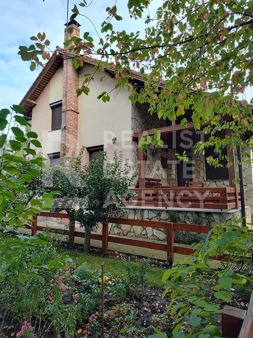 Vilă individuală 430 mp utili, teren 2.000 mp, panouri solare - Poză 3