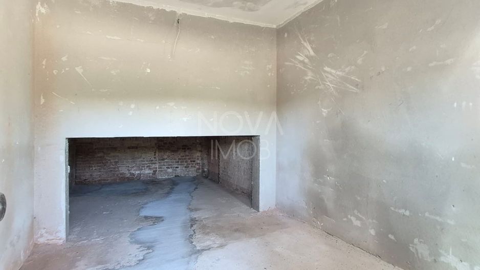 Casa generoasa cu 7 camere, 3 bai, dressing si parcare – Sura Mica - Poză 2