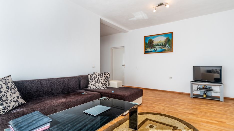 Casa cu 10 camere de vanzare pe str. Corneliu Coposu - Poză 16
