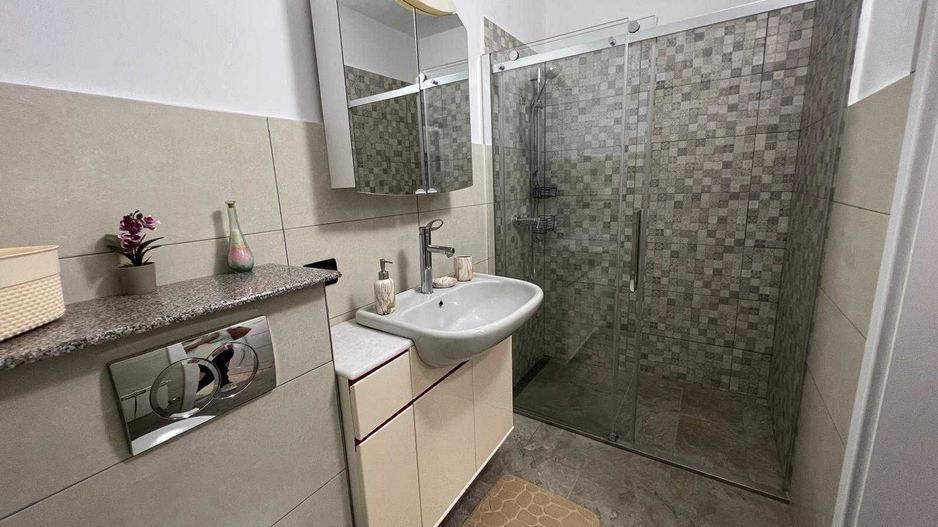 Apartament 1 camera Dec 40 mp Gara Arcu 450 euro - Poză 5