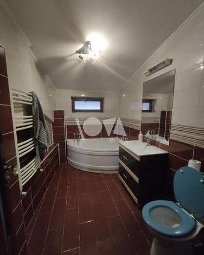 De vânzare - vilă 12 cam - D+P+1E+M - Piata Muncii - Calarasilor - Poză 11