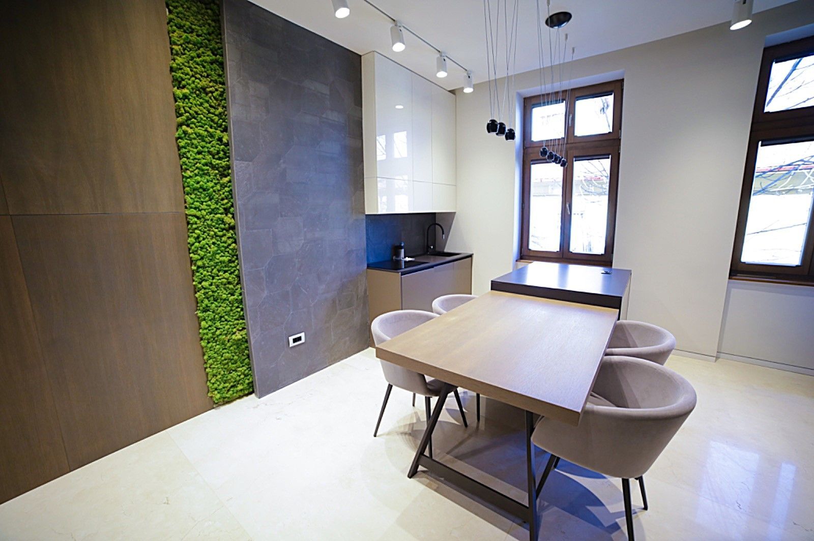 Apartament 3 camere de lux  Centru Istoric, 130mp, 2000Euro - Poză 2