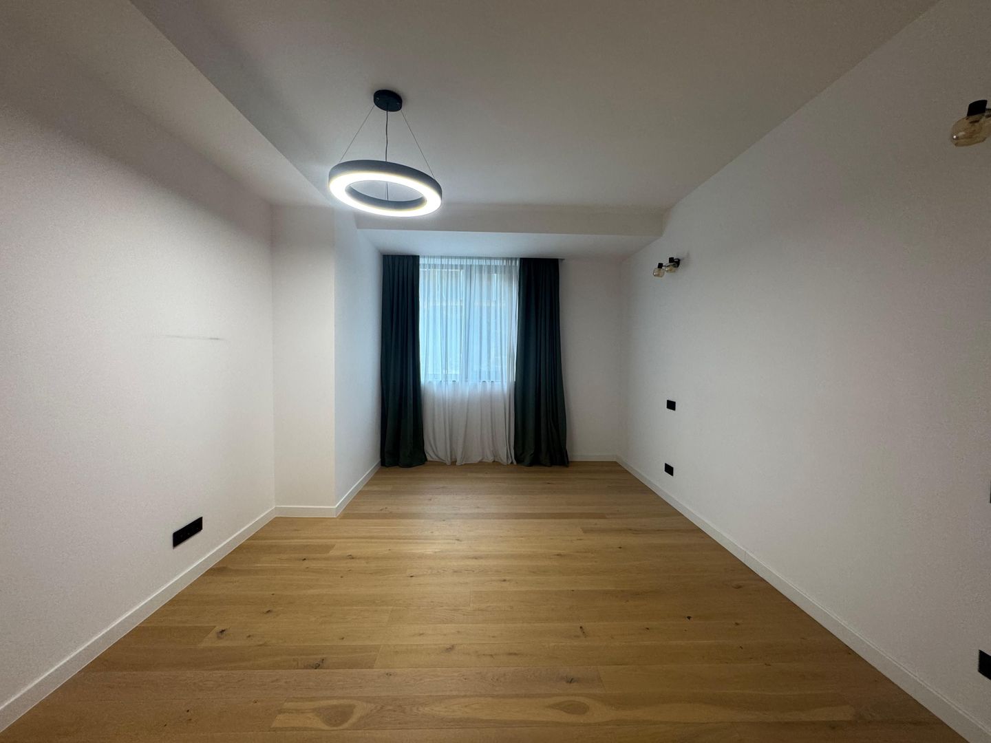 3 camere PREMIUM| 135 MP + 22 MP terasa - Poză 4