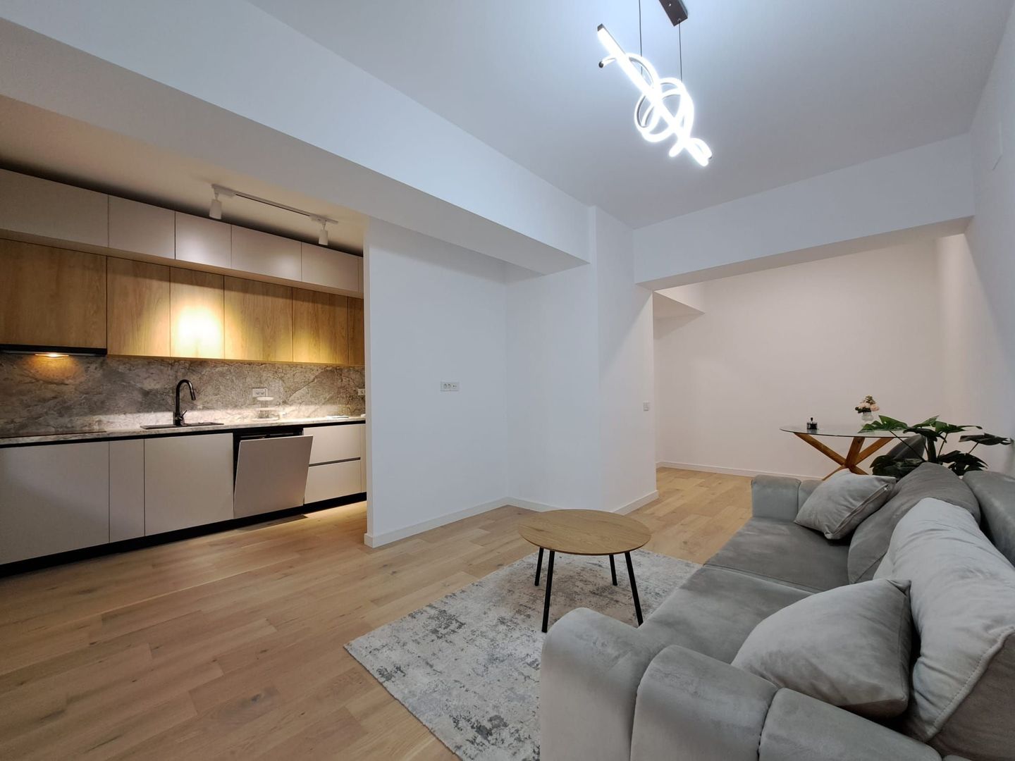 AP. 2 CAMERE - FIRST ESTATE, PET-FRIENDLY, POMPA DE CALDURA - Poză 1