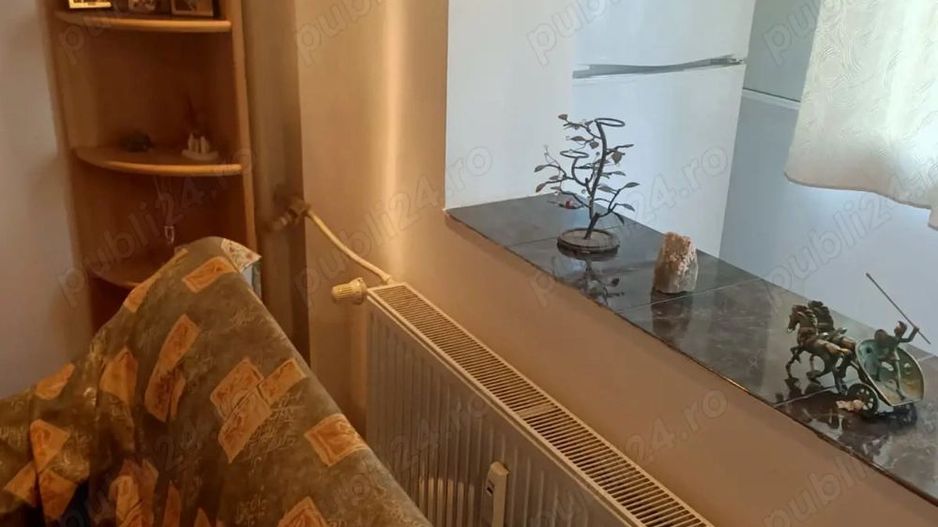 De vanzare apartament 3 camere Gorjului - Poză 3