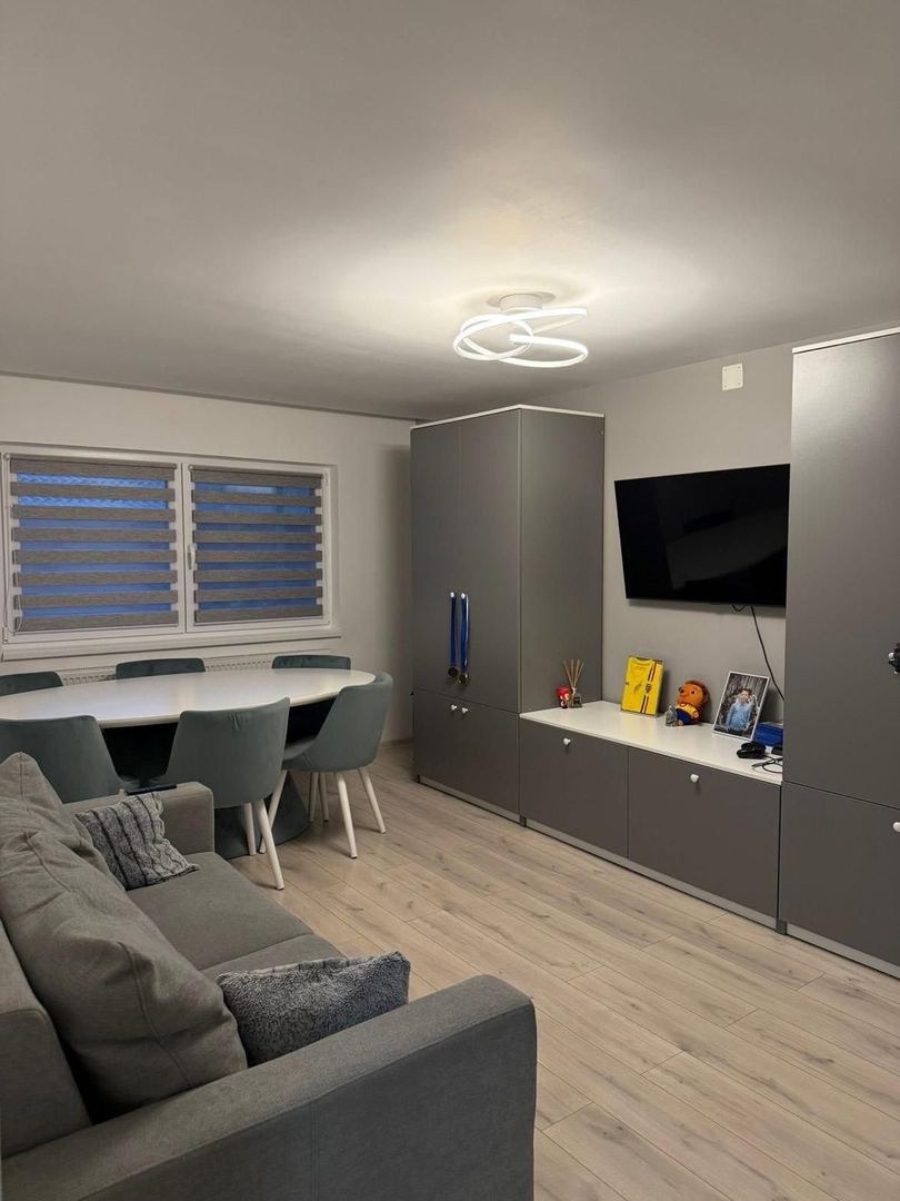 Apartament de vanzare in zona Cetate -Mercur - Poză 2