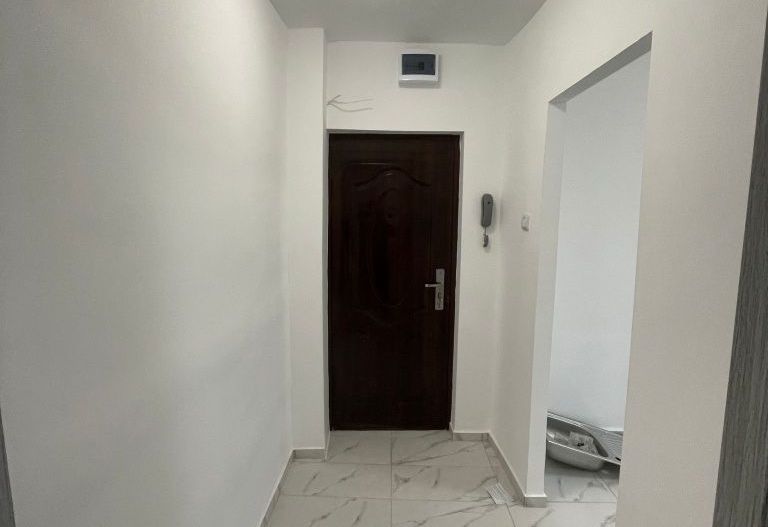 Dambovita- Flavia | 2 Camere | Renovat Complet | Bloc Izolat. - Poză 4