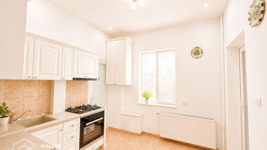 Apartament la casa cu 3 camere, zona Centrala - Poză 10