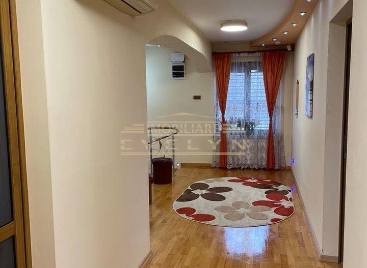 Vila de vanzare D+P+1 220 mp cu teren 300 mp, pret 285000 euro negociabil ! - Poză 4