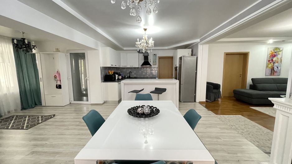 Casa de vanzare in zona Lipovei - Poză 2