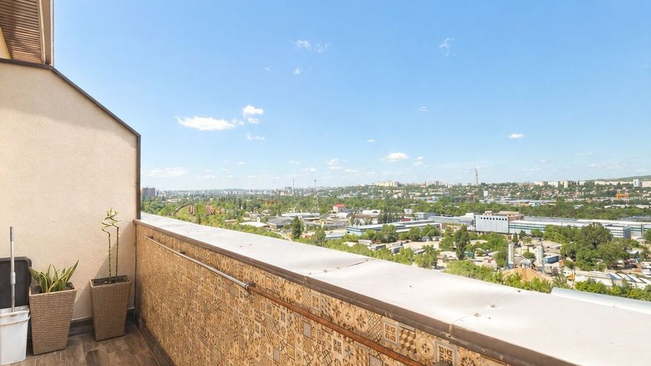 De vînzare apartament la Botanica - Poză 2