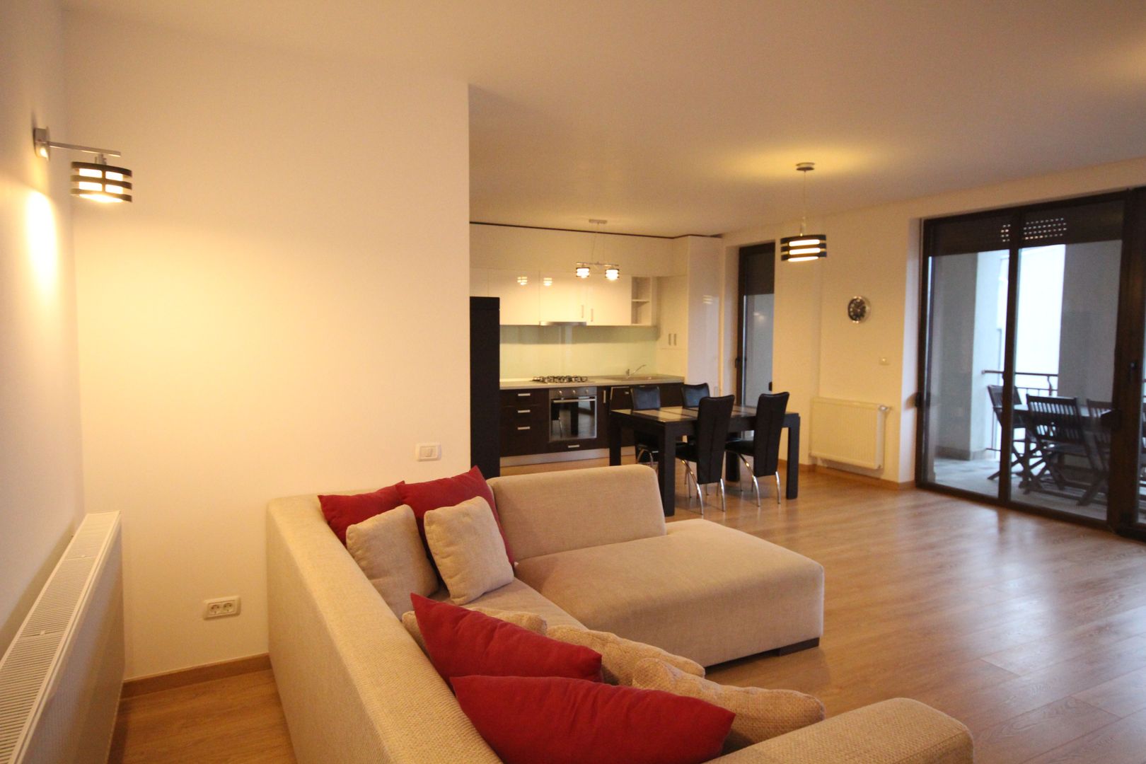 Spațios 4 camere, zona Braytim - Poză 1