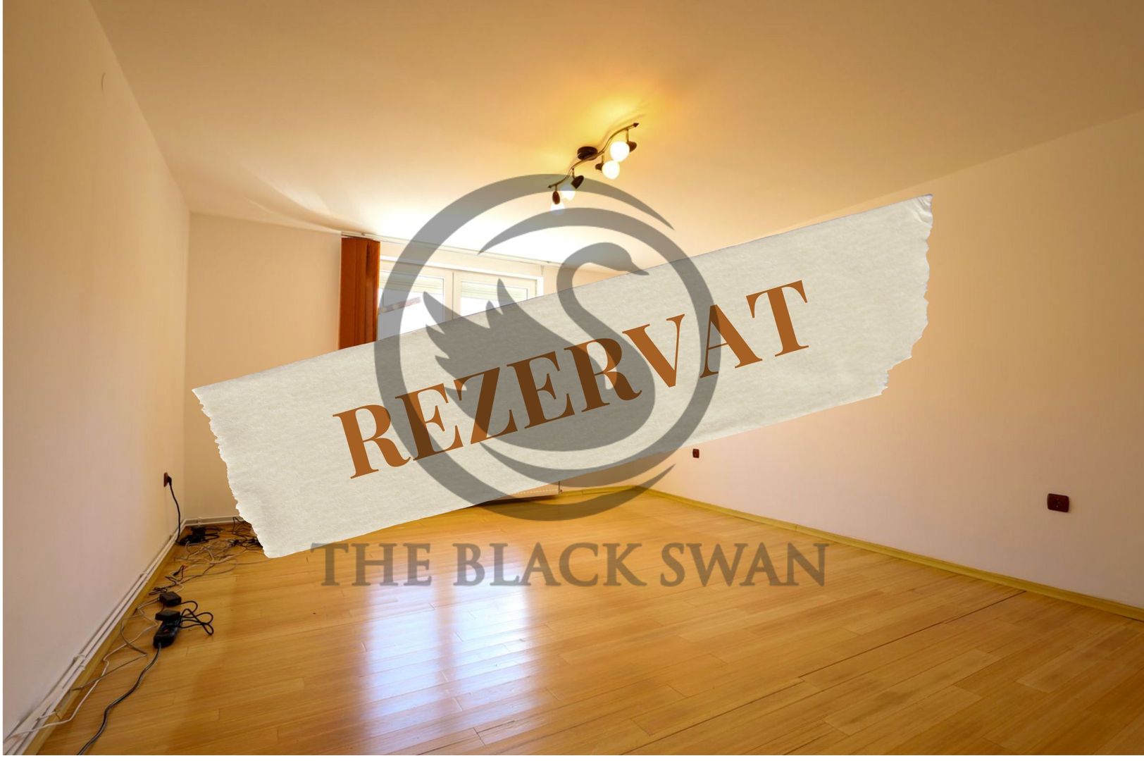 Apartament 2 Camere | Zona Centrală | Acces Privat și Parcare - Poză 1