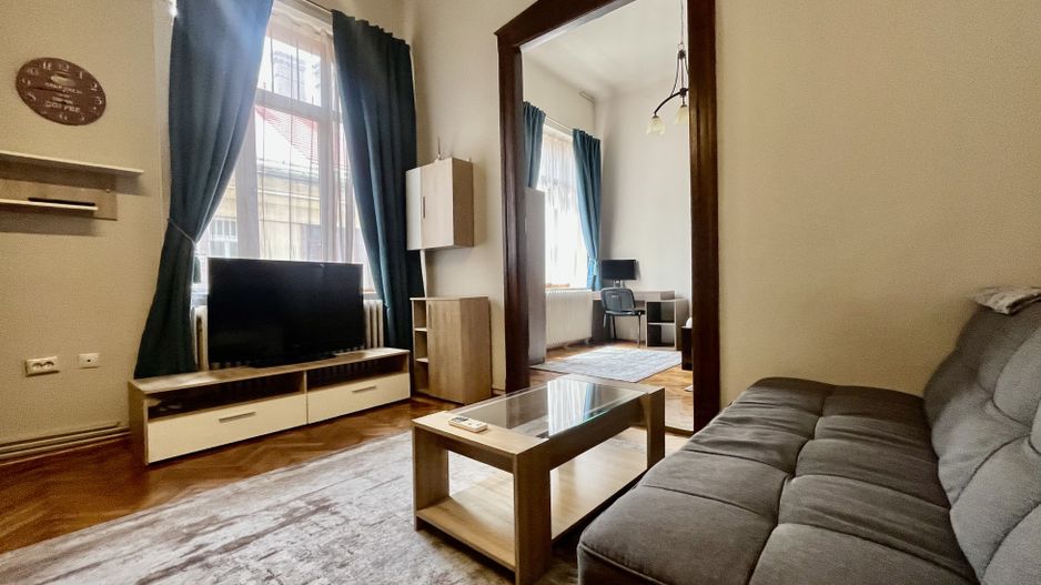 Apartament cu aer nobiliar,  clădire istorică,  zona Unirii - Medicina - Poză 2