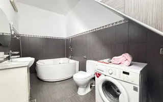 Casa cu 4 camere de inchiriat cu 2 locuri de parcare, zona 7 Strazi - Poză 14