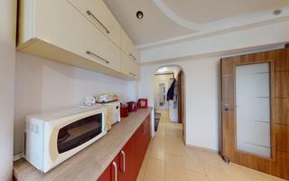 Apartament in zona centrala, la cheie, mobilat, utilat, et intermediar - Poză 14