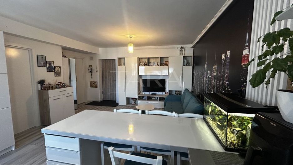 Apartament cu 2 camere, finisat si mobilat. - Poză 1