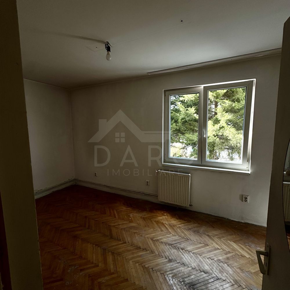 Apartamet 2 camere Aleea Mica etaj 1/3 - Poză 4