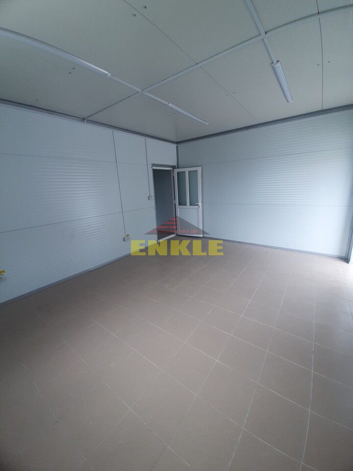 Hala de inchirat /vanzare 225 mp + teren 1100 mp, zona Hudum-la strada principala - Poză 1
