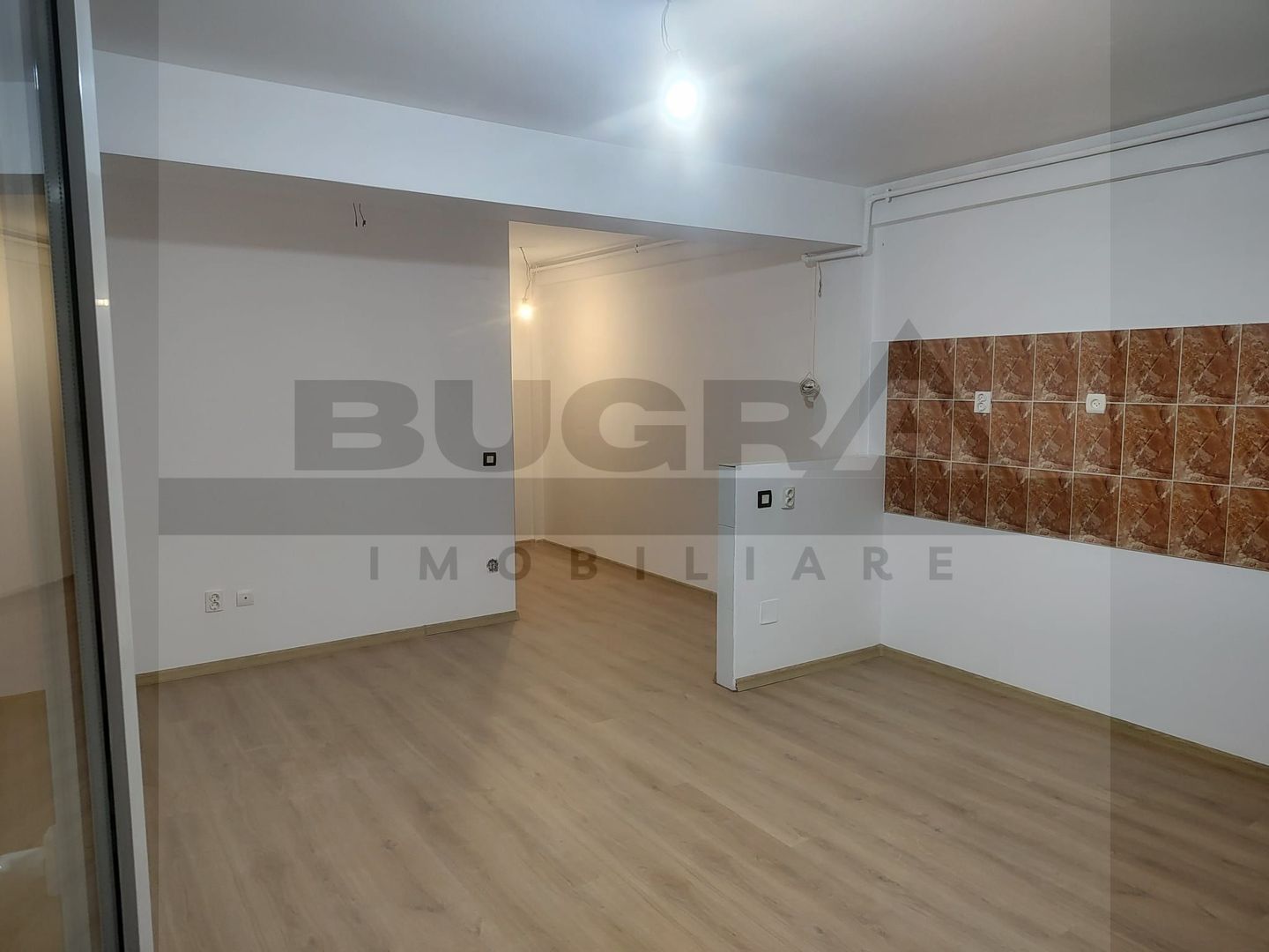Apartament de 2 camere, modern, 44mp,  terasa 16mp, zona Penny Apahida - Poză 5