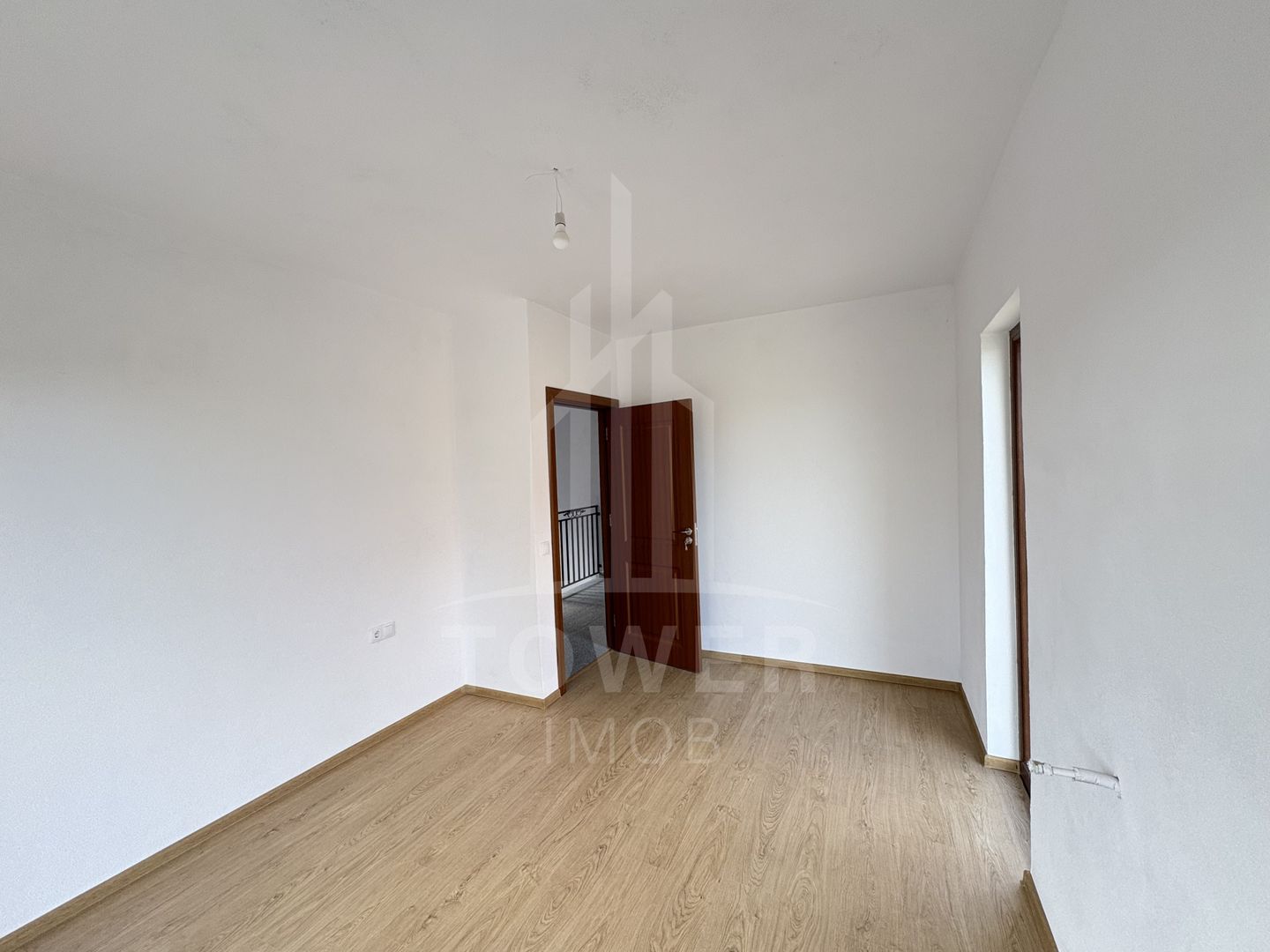 Apartament la casă cu curte – zonă liniștită, strada Zăvoi - Poză 5
