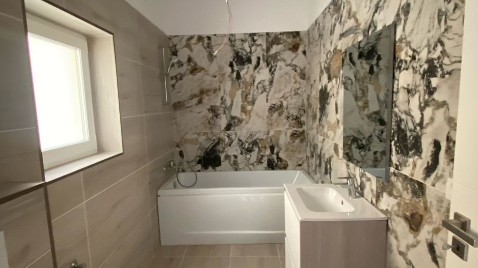 Giroc-Neptun | 2-3 Camere | Centrala proprie | Loc de parcare - Poză 3