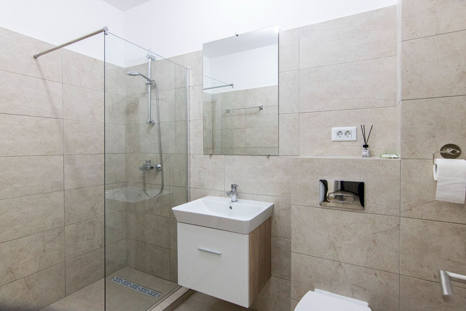 2 Camere, 2 balcoane, mobilat, PARCARE SUBSOL INCLUSA, 3 minute Metrou Pacii - Poză 10