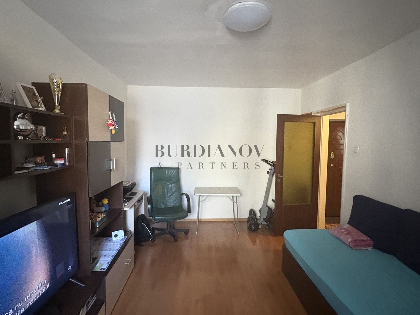 Apartament cu 3 camere - Centrala termica - Rahova - Calea Ferentari 8 - Poză 1