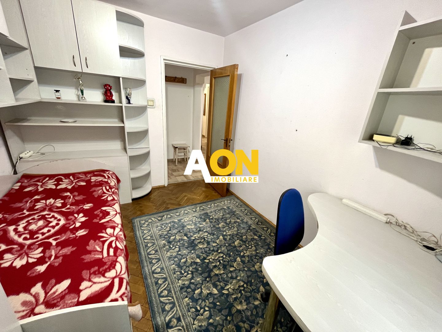 Apartament cu 4 Camere, Etaj 2, Loc De Parcare, Cetate - Poză 13