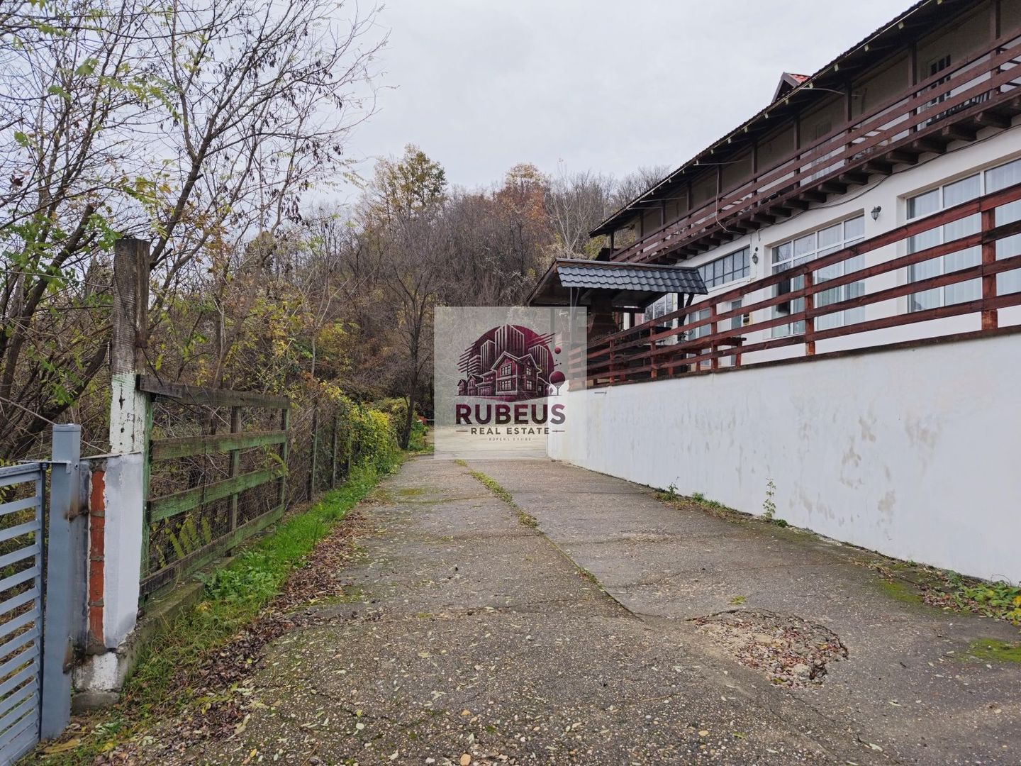 Proprietate langa Dunare – 3000 mp, priveliste si potential business - Poză 33