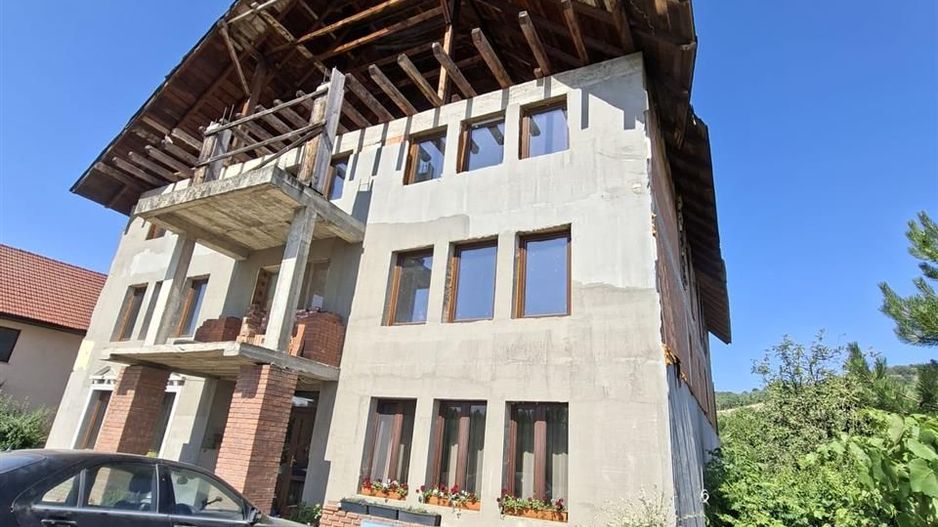 Pensiune de vanzare in Oradea zona Podgoria - Poză 5