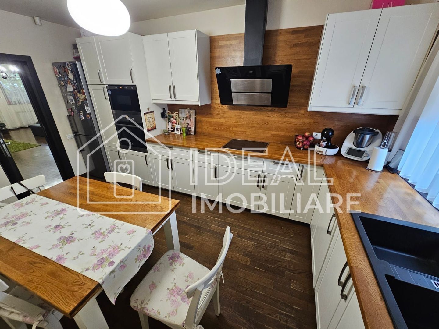 Casa Mobiltata-Utilata cu 4 camere,  pe Pictor Brana - Poză 6