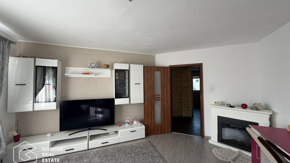 Apartament 2 camere decomandat, Micalaca, zona 300 - Poză 2