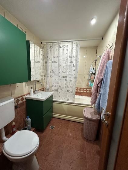 Apartament cu 3 camere, mobilat modern, 2 balcoane și parcare. - Poză 11