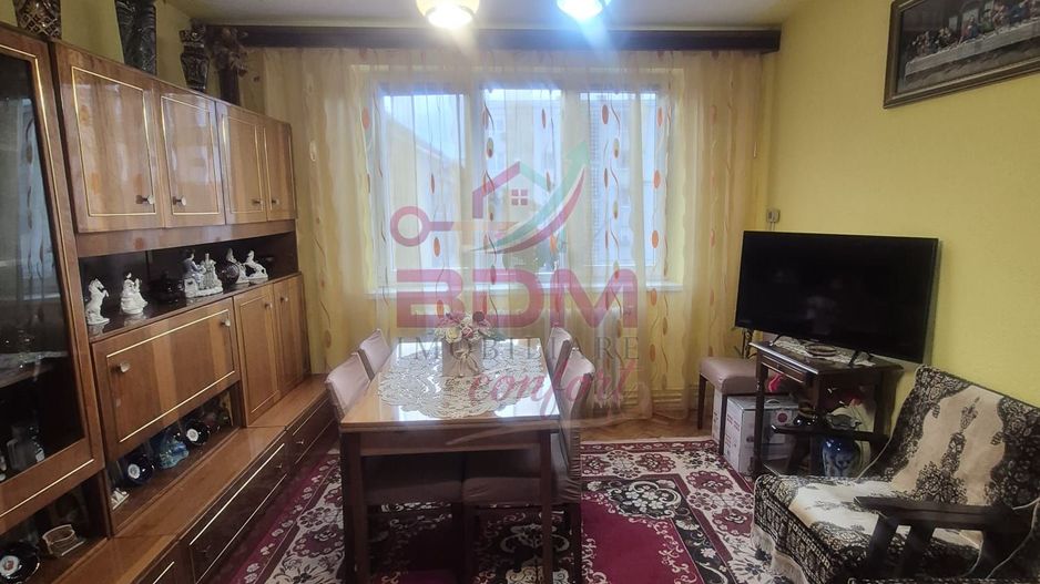 Apartament 2 camere | etaj intermediar | garaj | Micro 2 - Poză 1