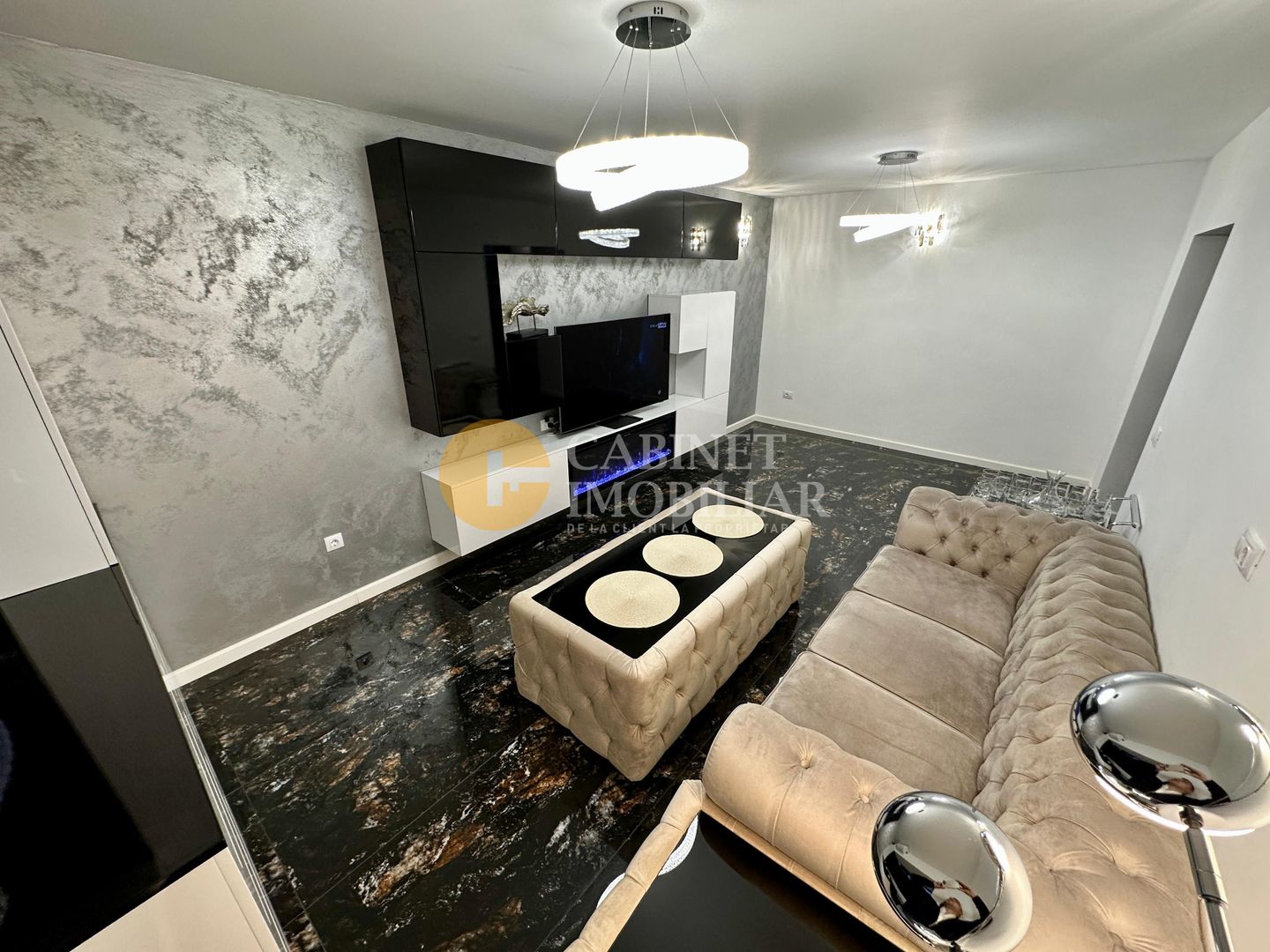 Nicolina - Apartament 3 Camere Decomandat -Etaj3  + Loc De Parcare ,Bloc - 1992 - Poză 2