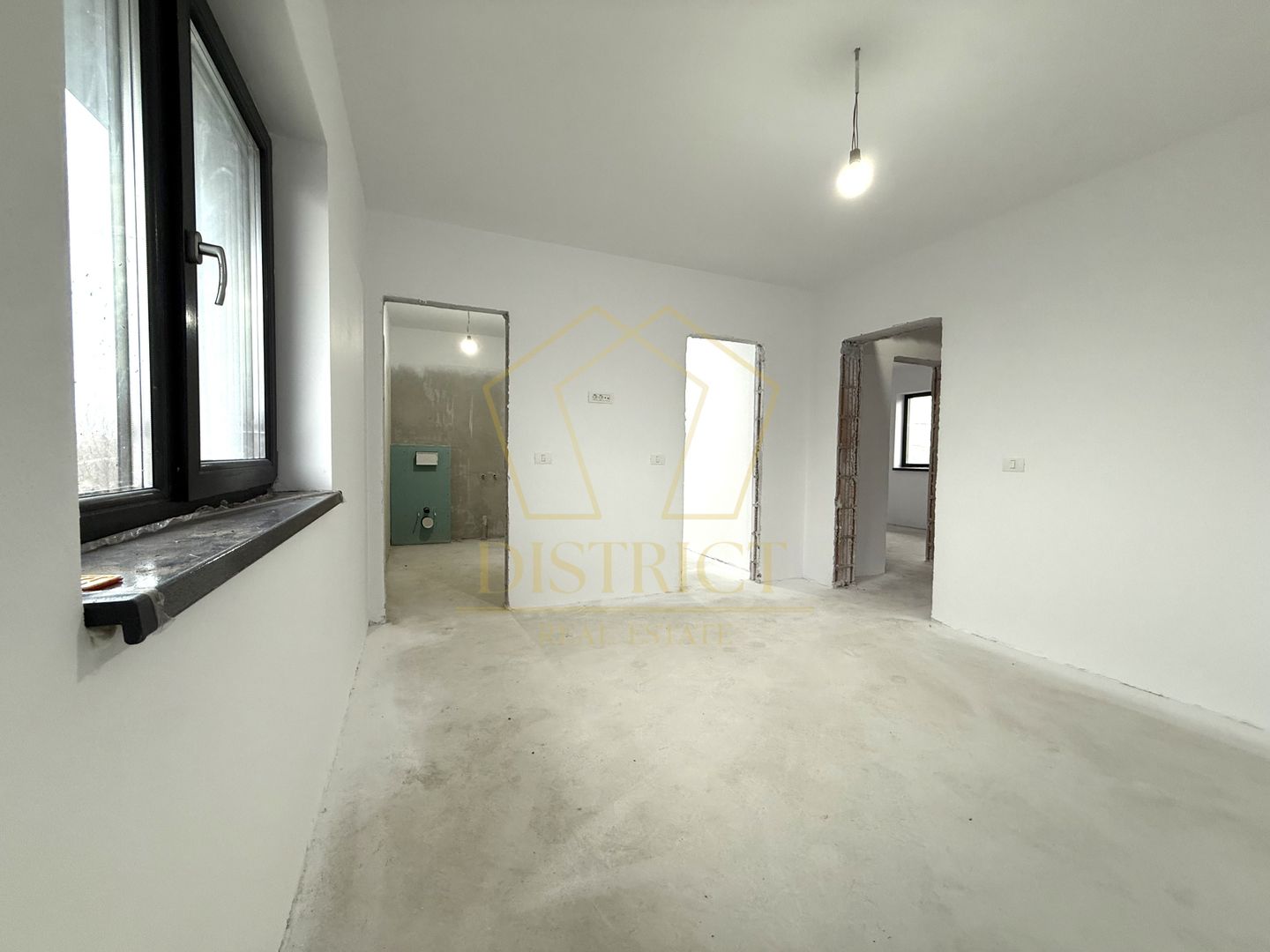 Duplex despartit prin camera tehnica cu 4 camere | Giroc - Poză 2