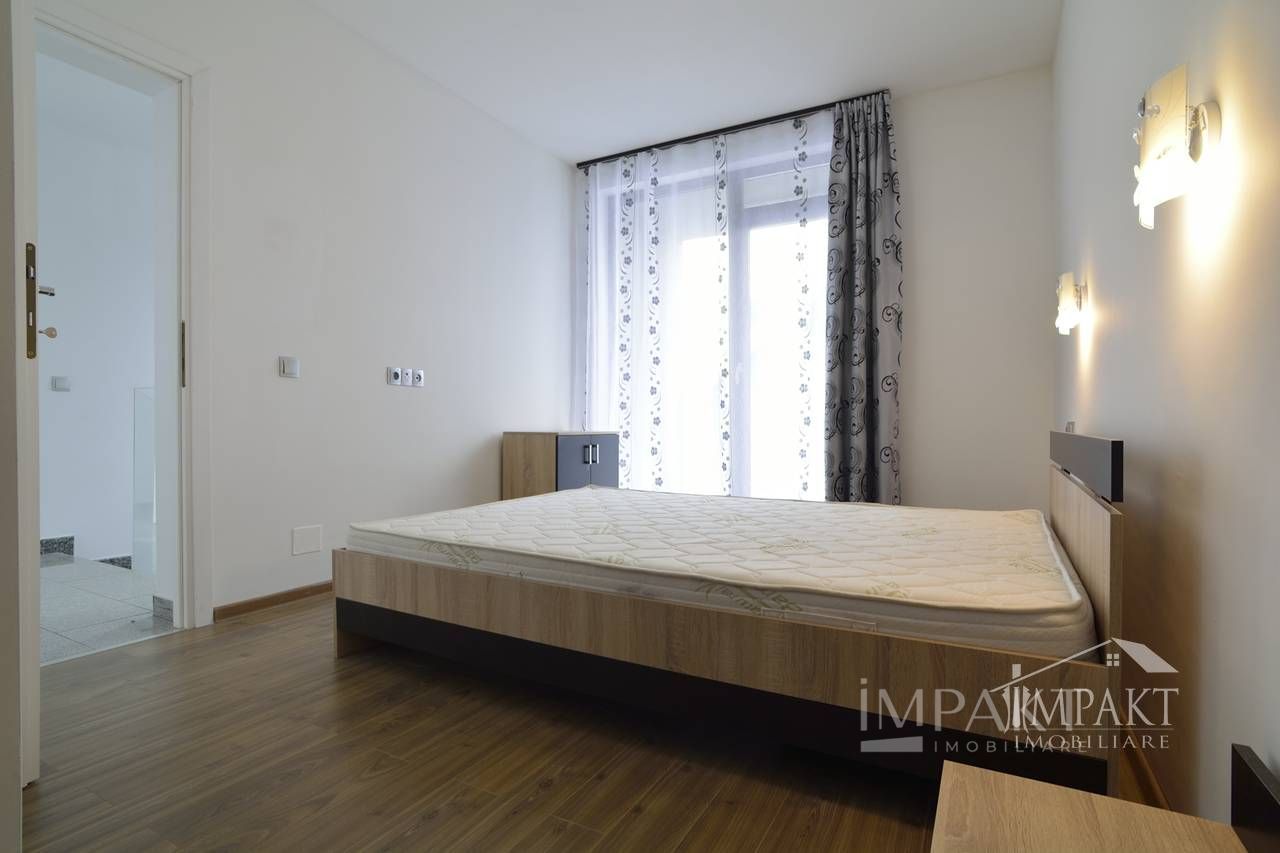 Casa cuplata cu 6 camere si curte in cartierul Intre lacuri. - Poză 10