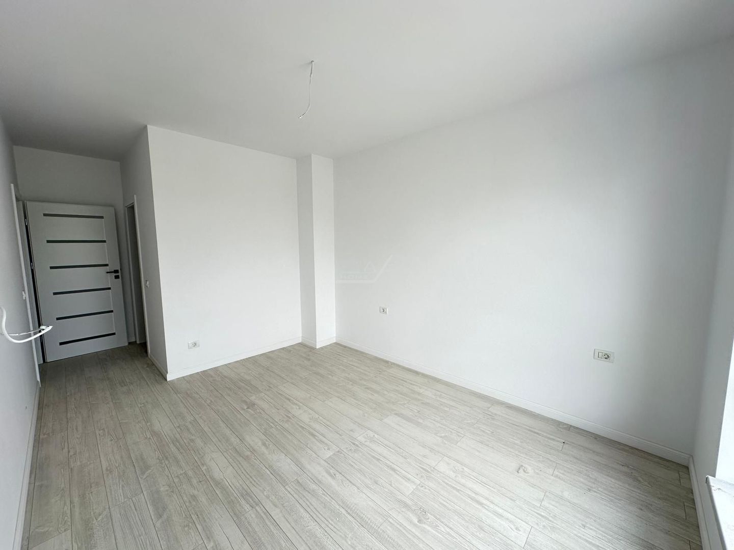 Bloc nou. Apartament cu 3 camere spations. 2 Bai. Etaj 1 - Poză 7