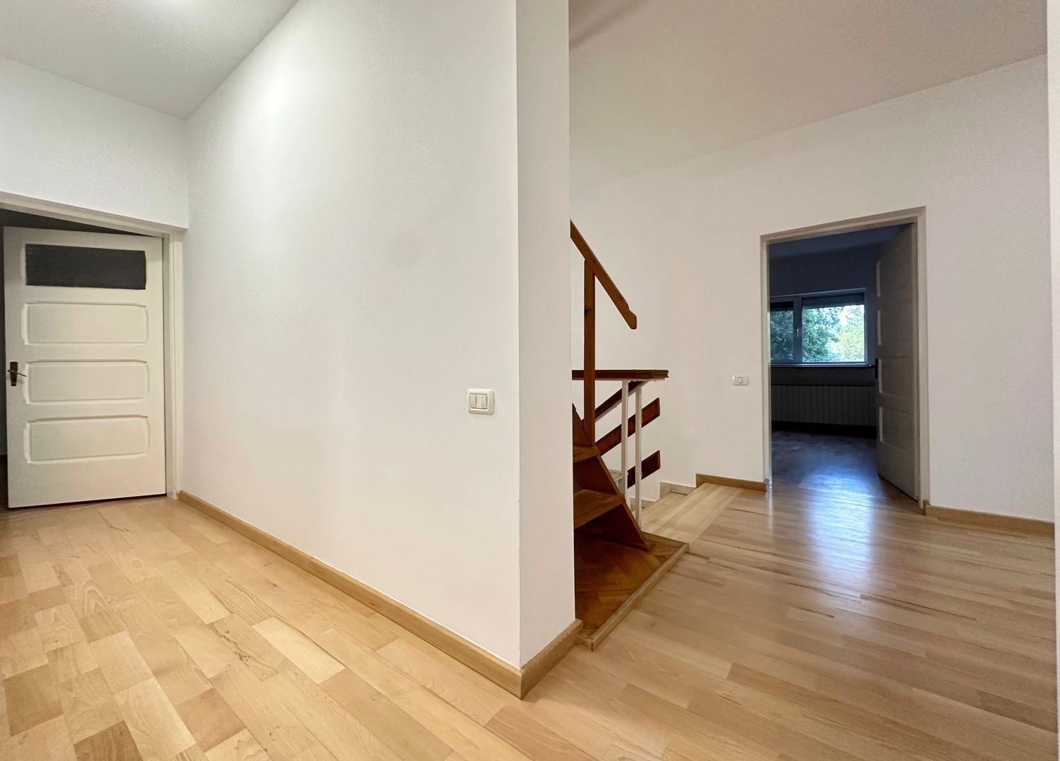 Oferim spre închiriere o proprietate de excepție zona Sisesti - Poză 34