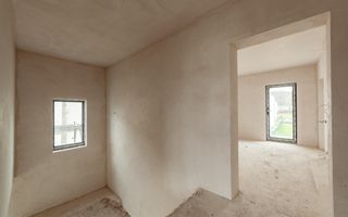 Casă cu 4 camere în Micești la 10 min de Pitesti si 5 min de Mioveni-Arges! - Poză 3