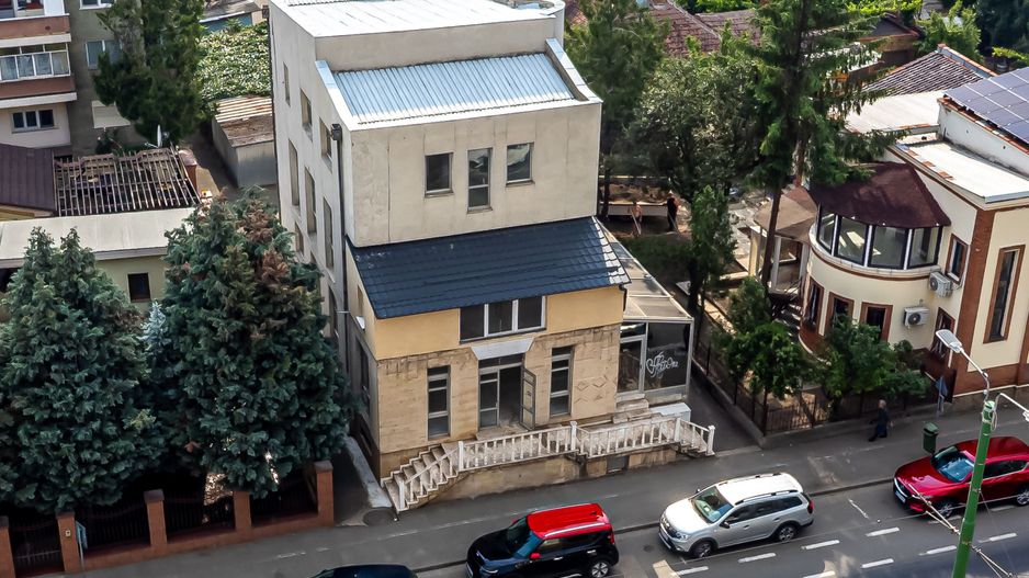 Imobil versatil, ideal pentru investiție, zonă cu trafic intens, Arad - Poză 2