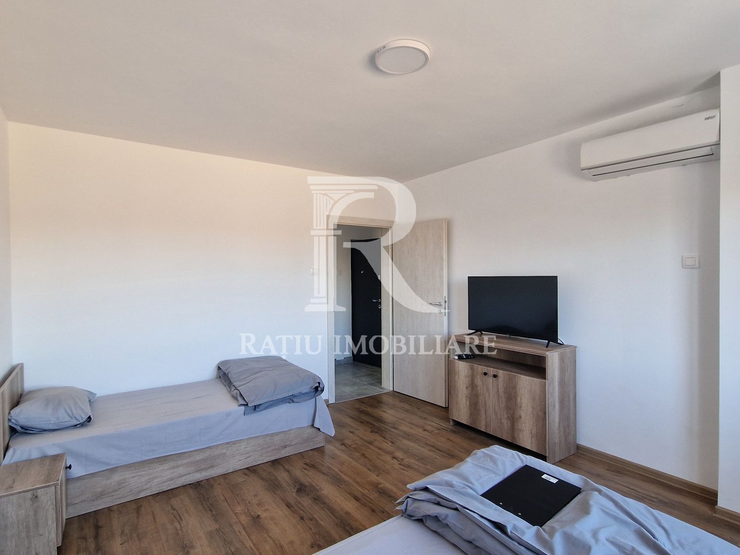 Apartament 1 camera |  Echipe de muncitori  |  Ascensor  |  Iosia | Oradea - Poză 3